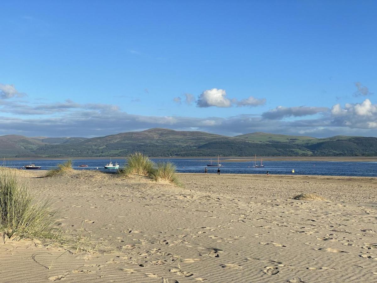 Beautiful Aberdovey Seafront Apartment 2 Aberdyfi Exterior photo